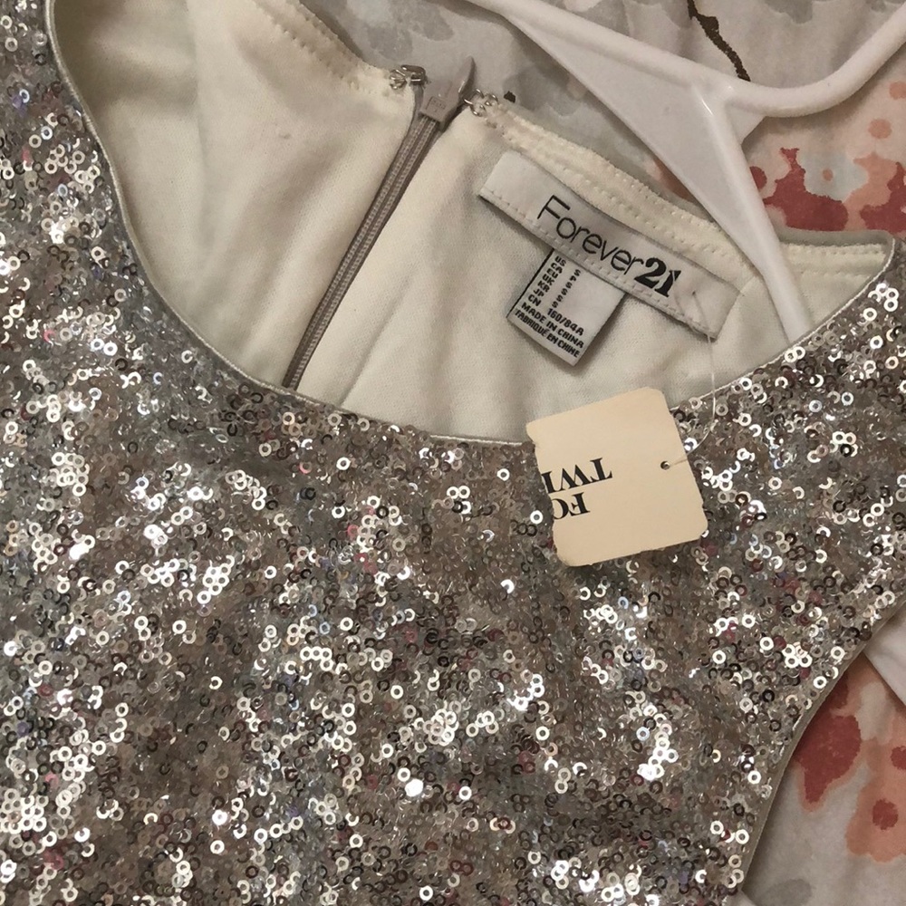 Dress - Picture 4 of 4